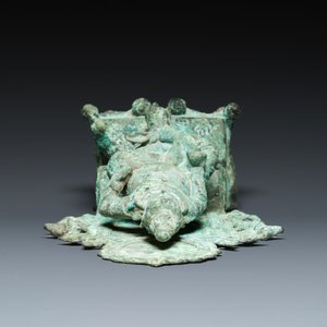 Groupe figurant Kubera sur un trone en bronze, Java central, Indonésie, 11/12ème — photo 6