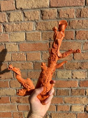 Groupe figurant une Bodhisattva debout et deux dragons en corail rouge, Chine, 19/20ème — photo 19