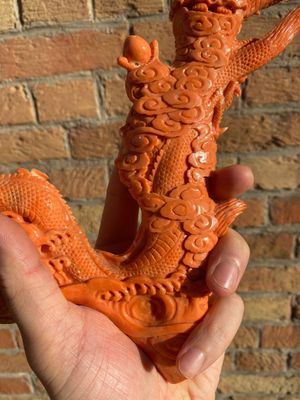 Groupe figurant une Bodhisattva debout et deux dragons en corail rouge, Chine, 19/20ème — photo 24