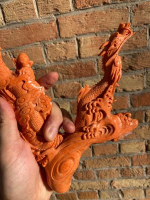 Groupe figurant une Bodhisattva debout et deux dragons en corail rouge, Chine, 19/20ème — photo 26