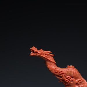 Groupe figurant une Bodhisattva debout et deux dragons en corail rouge, Chine, 19/20ème — photo 8