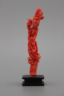 Guanyin en corail chinois, 19/20e