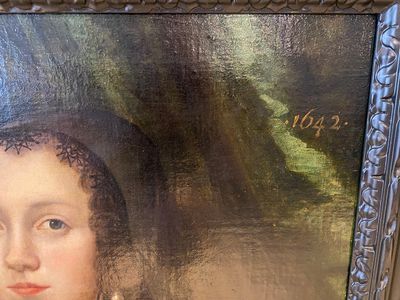 Hollandse school: Portret van een jonge vrouw met kanten kraag, olie op doek, gedateerd 1642 — foto 4