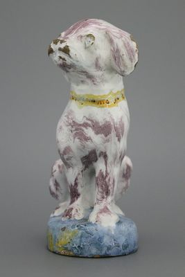 Hond in Brussels aardewerk, ca. 1750