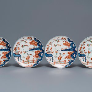 Huit assiettes en faïence de Delft petit feu et doré à décor de chinoiserie, 1er quart du 18ème — photo 2