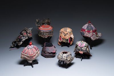 Huit chapeaux d'enfants, Chine, 19/20ème