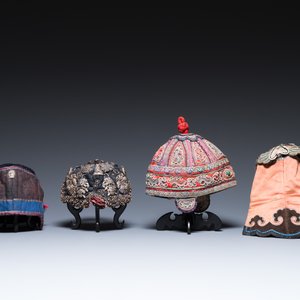 Huit chapeaux d'enfants, Chine, 19/20ème — photo 10