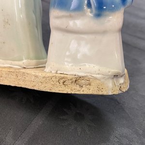 Huit groupes en biscuit émaillé bleu, blanc et céladon, Chine, Qianlong/Jiaqing — photo 42