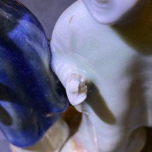 Huit groupes en biscuit émaillé bleu, blanc et céladon, Chine, Qianlong/Jiaqing — photo 49