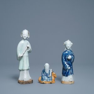 Huit groupes en biscuit émaillé bleu, blanc et céladon, Chine, Qianlong/Jiaqing — photo 8