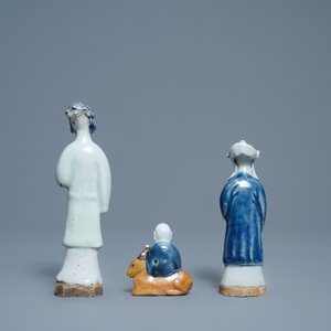 Huit groupes en biscuit émaillé bleu, blanc et céladon, Chine, Qianlong/Jiaqing — photo 10