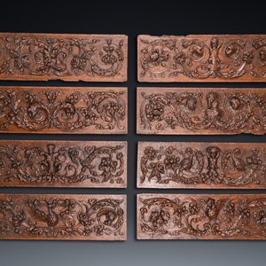 Huit panneaux à décor de grotesques en chêne sculpté, Pays Bas méridionaux, 17ème — photo 1