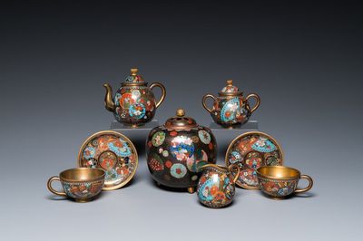 Huit pièces en émaux cloisonnés, Japon, Meiji, 19/20ème