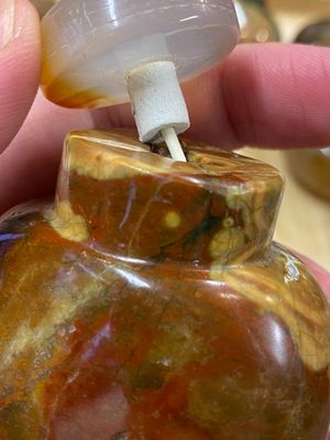 Huit tabatières en agate, pierres dures et quartz, 19/20ème — photo 21