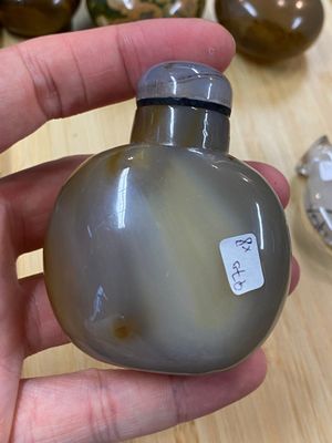 Huit tabatières en agate, pierres dures et quartz, 19/20ème — photo 22