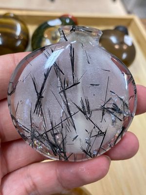 Huit tabatières en agate, pierres dures et quartz, 19/20ème — photo 29