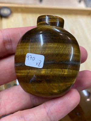 Huit tabatières en agate, pierres dures et quartz, 19/20ème — photo 39
