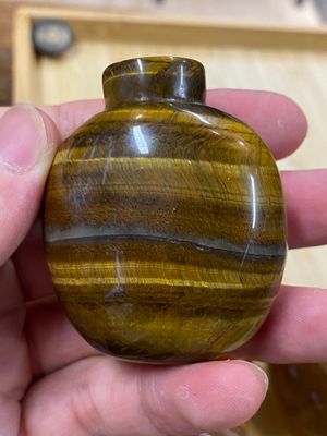 Huit tabatières en agate, pierres dures et quartz, 19/20ème — photo 41