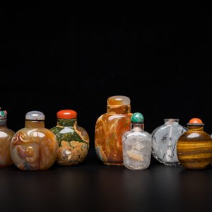 Huit tabatières en agate, pierres dures et quartz, 19/20ème — photo 1
