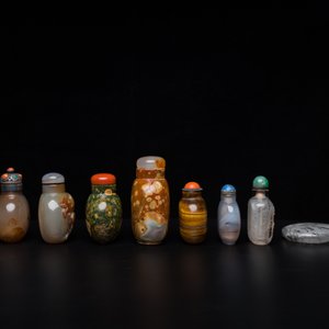 Huit tabatières en agate, pierres dures et quartz, 19/20ème — photo 4