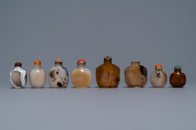 Huit tabatières en agate sculptée, Chine, 19/20ème