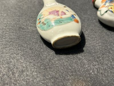 Huit tabatières en porcelaine de Chine famille rose, 19/20ème — photo 11