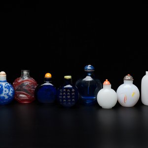 Huit tabatières en verre, Chine, 19/20ème — photo 1