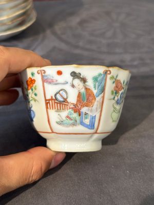Huit tasses et sept soucoupes en porcelaine de Chine famille rose, marque et époque de Xianfeng — photo 1