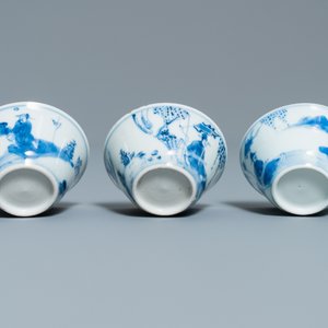 Huit tasses et soucoupes en porcelaine de Chine en bleu et blanc, Kangxi/Qianlong — photo 10
