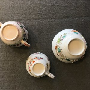 Huit tasses et soucoupes en porcelaine de Chine famille rose, Yongzheng/Qianlong — photo 25