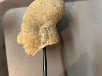 Huit têtes en pierre sculptée d'origines diverses, e.a. Chine, Gandhara et Japon — photo 15