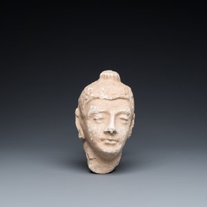 Huit têtes en pierre sculptée d'origines diverses, e.a. Chine, Gandhara et Japon — photo 8