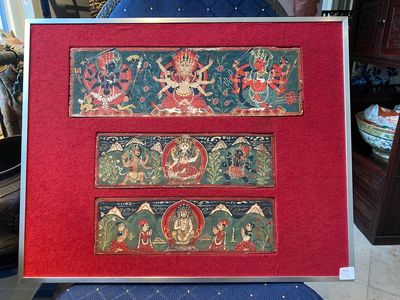 Huit tsaklis et trois couvertures de livres en bois peint, Tibet, 19ème — photo 2