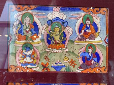Huit tsaklis et trois couvertures de livres en bois peint, Tibet, 19ème — photo 10