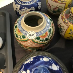 Huit vases en porcelaine de Chine bleu et blanc, famille rose et qianjiang cai, 19/20ème — photo 4