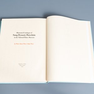 Illustrated catalogue of Sung Dynasty Porcelain in the National Palace Museum, four volumes, Taipei, 1973 — 照片 5