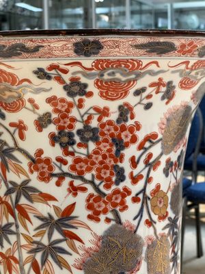 Important vase de forme 'gu' en porcelaine de Samson de style Imari aux armes du Duc d'Orléans, 19ème — photo 4