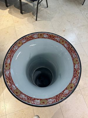 Important vase de forme 'gu' en porcelaine de Samson de style Imari aux armes du Duc d'Orléans, 19ème — photo 7