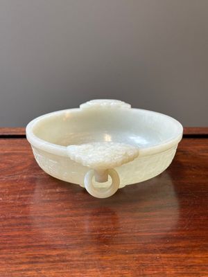 Importante coupe de marriage en forme de chrysanthème en jade blanc céladoné, Chine, 18ème — photo 4