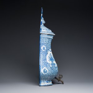 Importante fontaine murale couverte en faïence de Delft en bleu et blanc, 1ère moitié du 18ème — photo 4