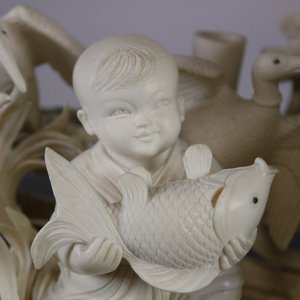 Importante groupe en ivoire chinoise, "Pêcheurs aux bords de la fleuve", Révolution Culturelle — photo 5