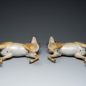 Importante paire de daims en émaux cloisonnés sur socles en bois ajouré, Chine, 19ème — photo 8
