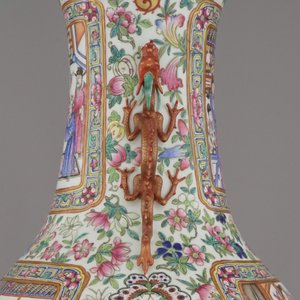 Impressionant vase en porcelaine de Chine à décor de palais, anses en forme de dragon, Tongzhi, 19e — photo 9