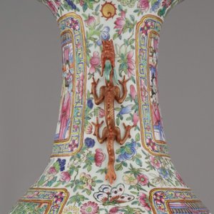 Impressionant vase en porcelaine de Chine à décor de palais, anses en forme de dragon, Tongzhi, 19e — photo 10