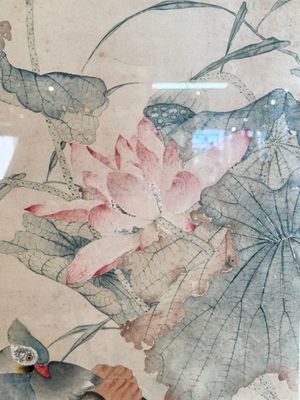 In the manner of Jiang Tingxi 蔣廷錫 (1669 - 1732): 'Mandarin ducks and lotus', ink and colour on silk, 19/20th C. — 照片 3