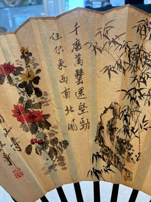 In the manner of Ma Quan 馬荃(18th C.): 'An ebony fan painted with 'Four Gentlemen 四君子', 19/20th C. — photo 9