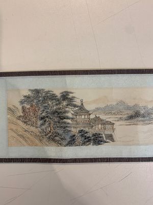 In the manner of Pu Xinyu 溥心畬 (1896-1963): 'Temple in the mountains', ink and colour on paper, with a hongmu wooden box — 照片 3