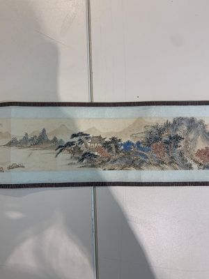 In the manner of Pu Xinyu 溥心畬 (1896-1963): 'Temple in the mountains', ink and colour on paper, with a hongmu wooden box — 照片 5
