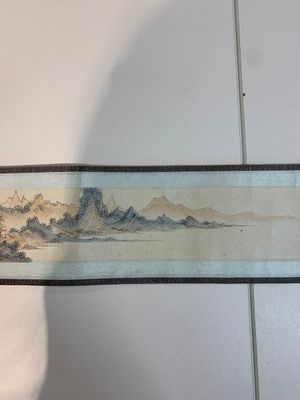 In the manner of Pu Xinyu 溥心畬 (1896-1963): 'Temple in the mountains', ink and colour on paper, with a hongmu wooden box — 照片 9