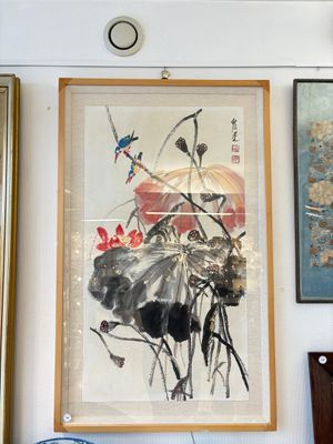 In the manner of Qi Baishi (1864-1957): 'Kingfishers Among Lotus', ink and colour on paper, signed — foto 1